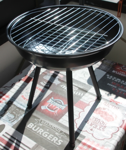 Micro BBQ Kugelgrill – Tischgrill & Campinggrill – 40 × 40 cm